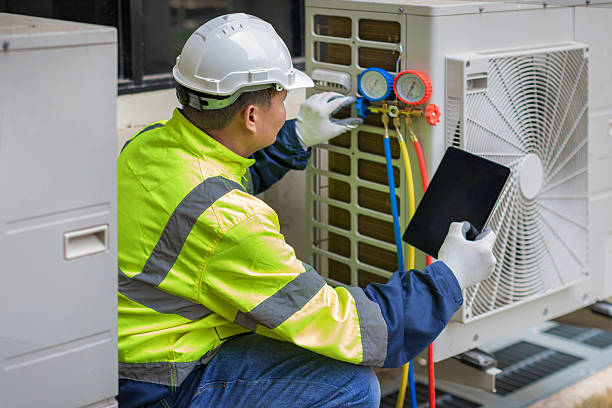 Professional Hvac Maintenance technician working in Hufsmith, TX